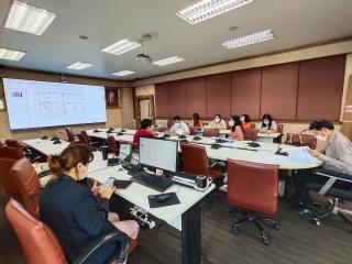 23. ประชุมคณะกรรมการพิจารณาแบบอาคารศูนย์ฝึกอบรมและทดสอบฝีมือแรงงาน วันที่ 1 กันยายน 2565 ณ ห้องประชุมดารารัตน์ อาคารเรียนรวมและอำนวยการ มหาวิทยาลัยราชภัฏกำแพงเพชร